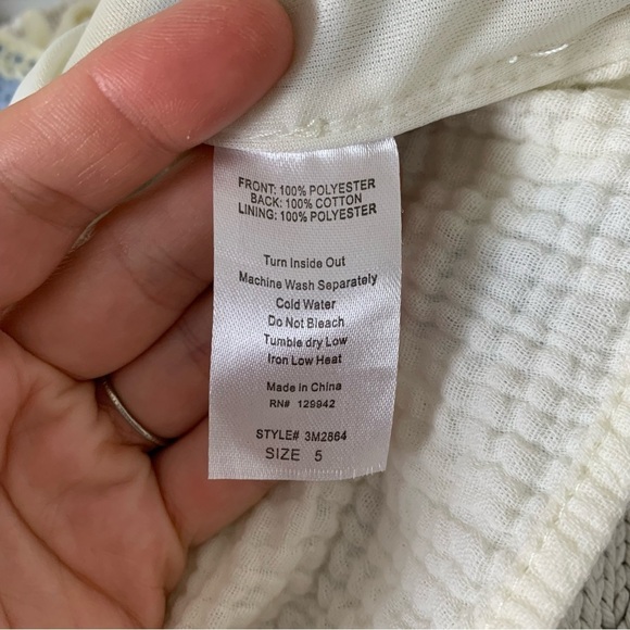 Between Crochet Granny Square Sleeveless Top Little Girl’s Size 5 Blue Cream - Picture 5 of 12